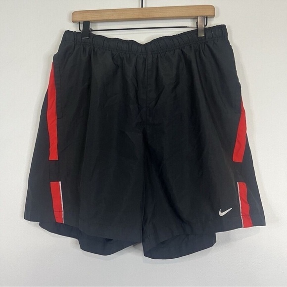 NIKE Black / Red Dri-FIT Running Shorts XL - Picture 2 of 5